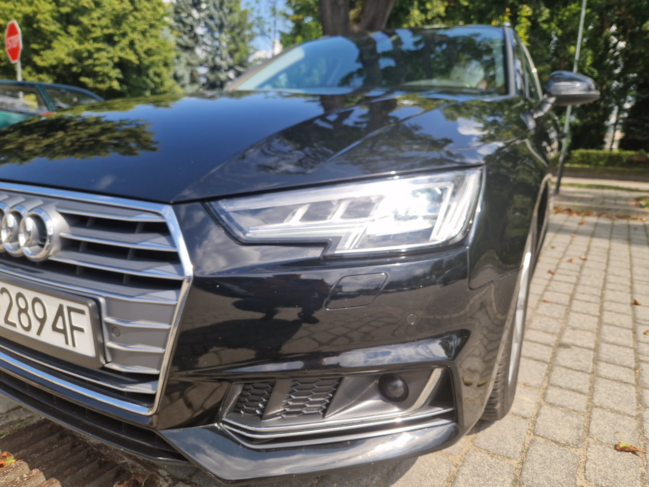 Zdjęcie oświetlenia przedniego i dolnego lewego