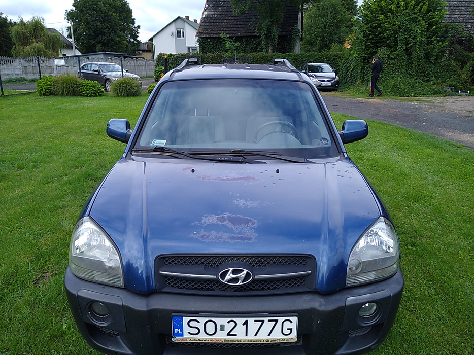 Zdjęcie pokrywy komory silnika