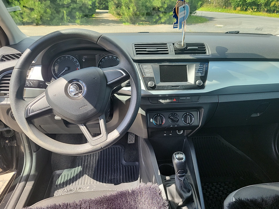 Zdjęcie kokpitu i kierownicy