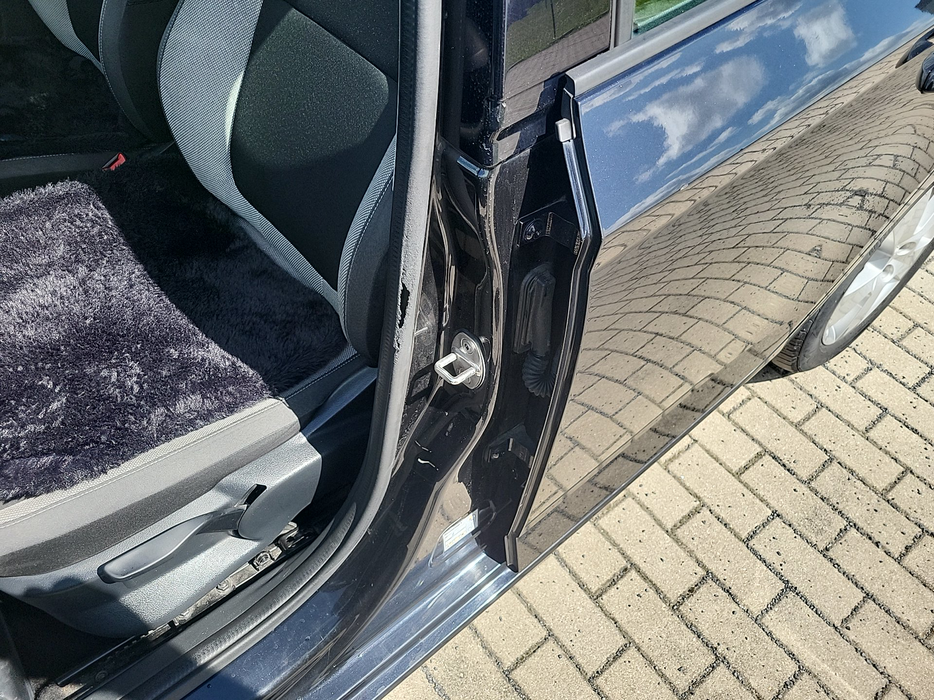 Zdjęcie słupka B lewego
