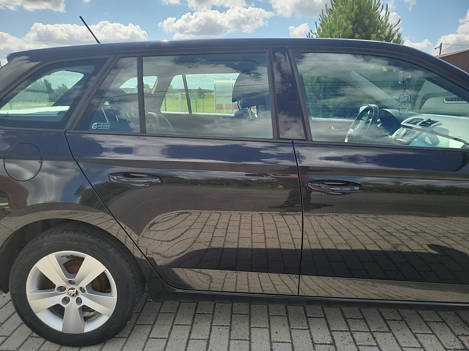 Zdjęcie drzwi tylnych prawych wraz z szybą