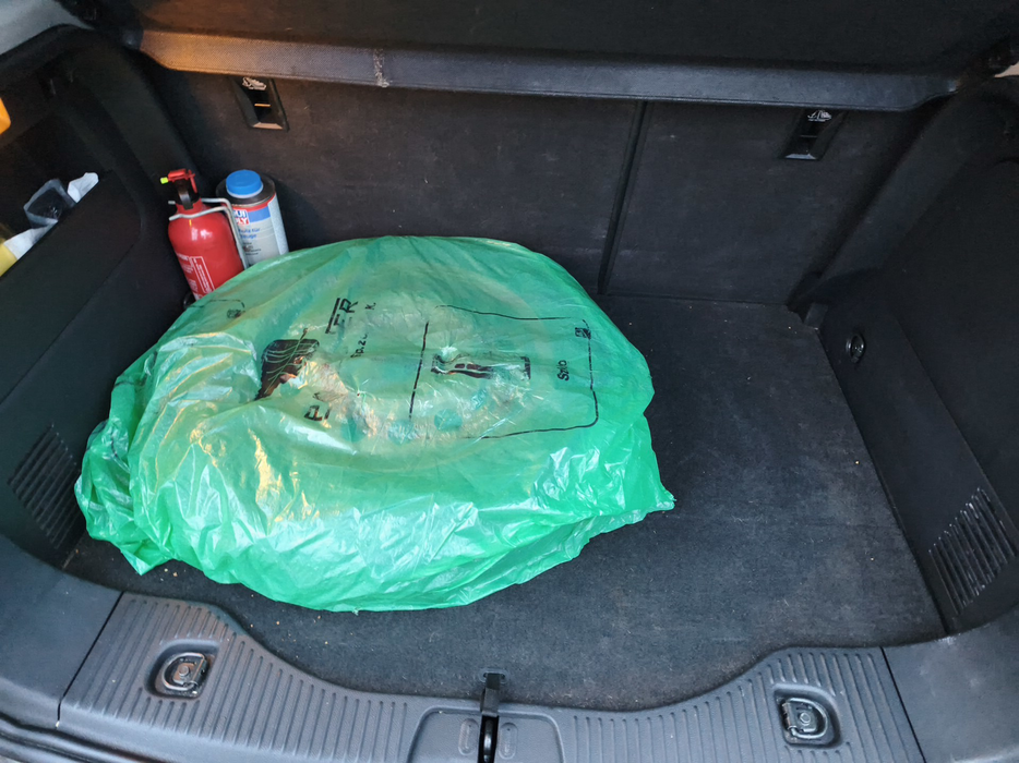 Zdjęcie przestrzeni bagażowej