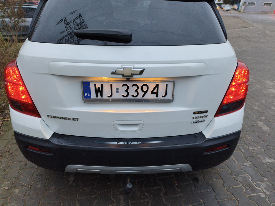 Zdjęcie pokrywy bagażnika