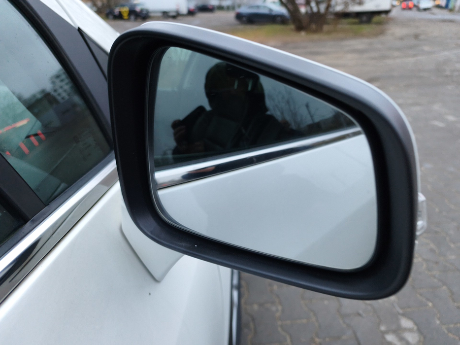 Zdjęcie zwierciadła lusterka prawego