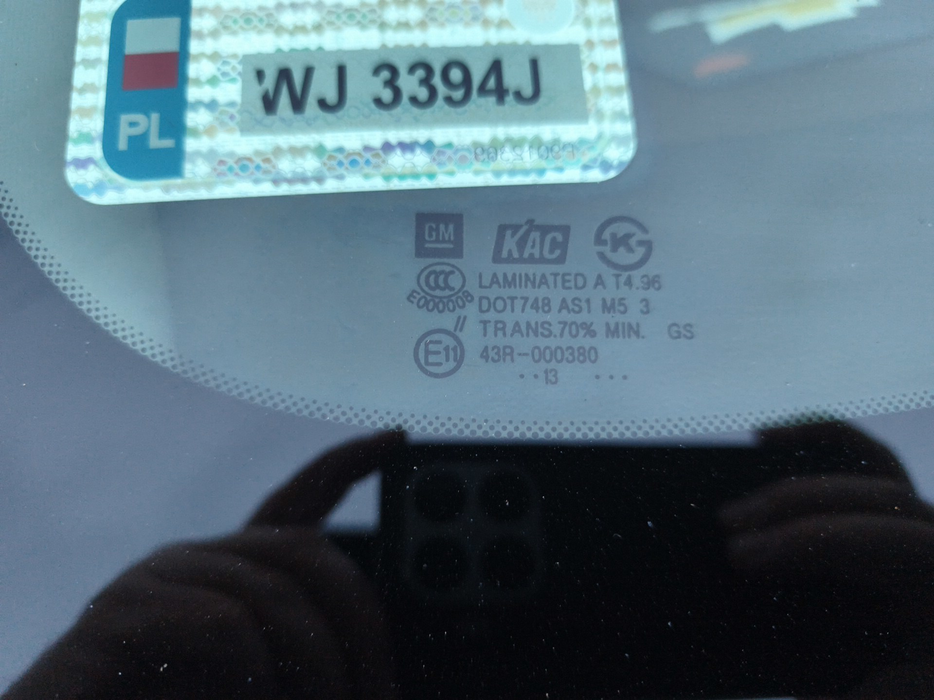 Zdjęcie szyby czołowej - zdjęcie uszkodzeń