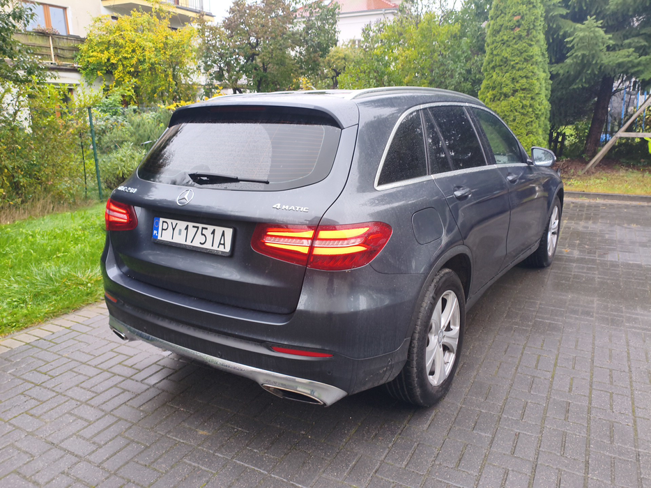 Zdjęcie po ukosie, prawy tył