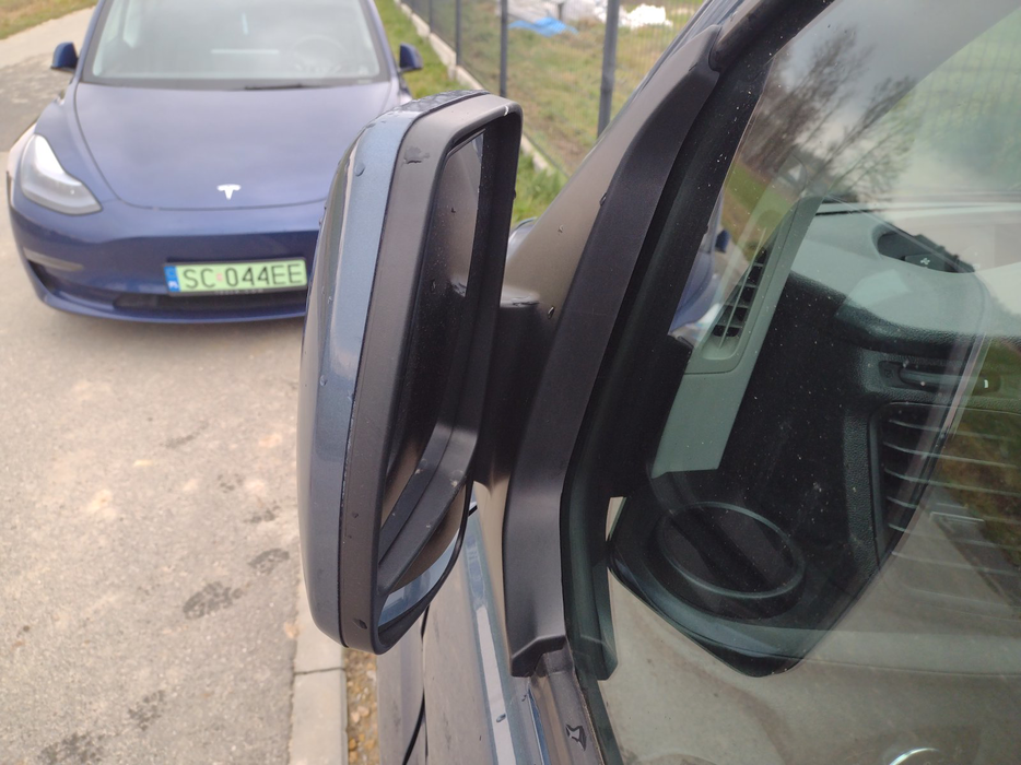 Zdjęcie zwierciadła lusterka lewego