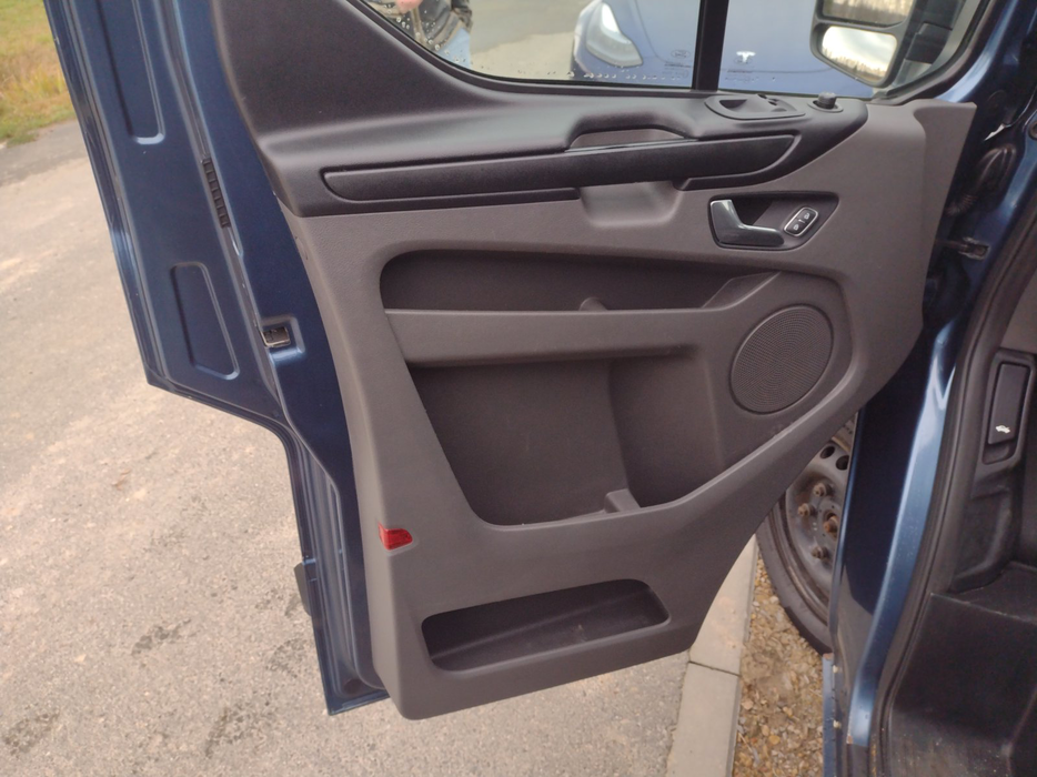 Zdjęcie tapicerki drzwi przednich lewych