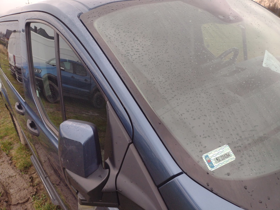 Zdjęcie słupka A prawego