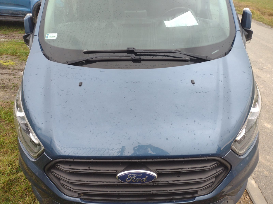 Zdjęcie pokrywy komory silnika