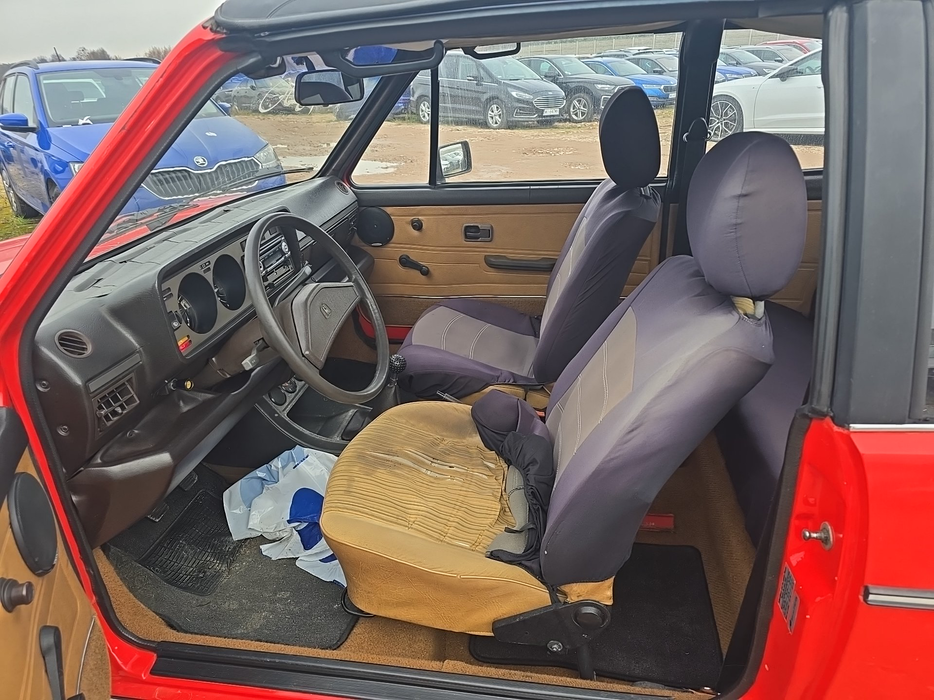 Zdjęcie wnętrza od kierowcy, przód