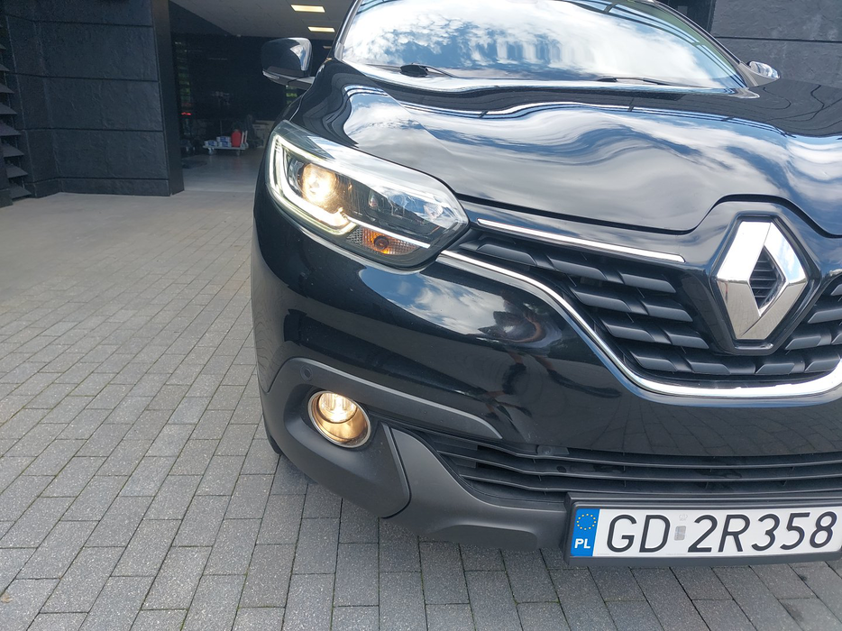 Zdjęcie oświetlenia przedniego i dolnego prawego