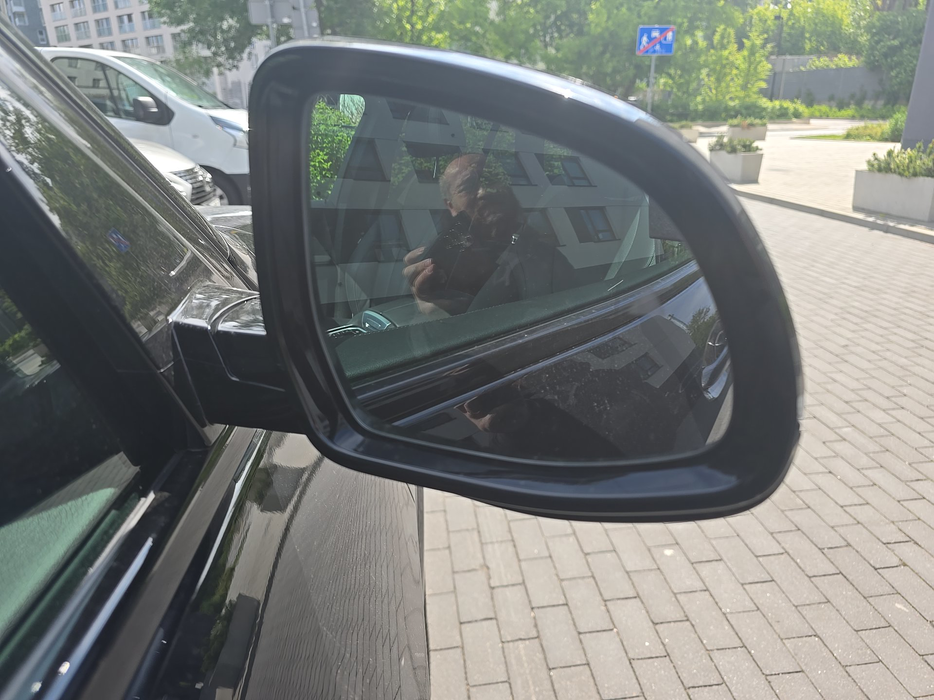 Zdjęcie zwierciadła lusterka prawego