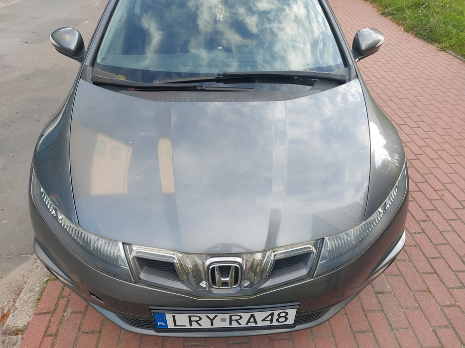 Zdjęcie pokrywy komory silnika