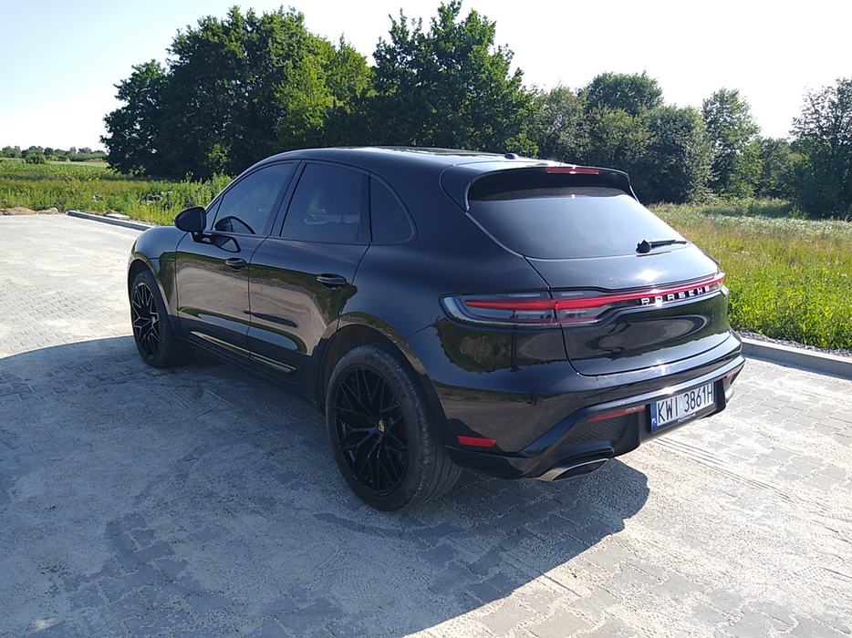 Zdjęcie po ukosie, lewy tył