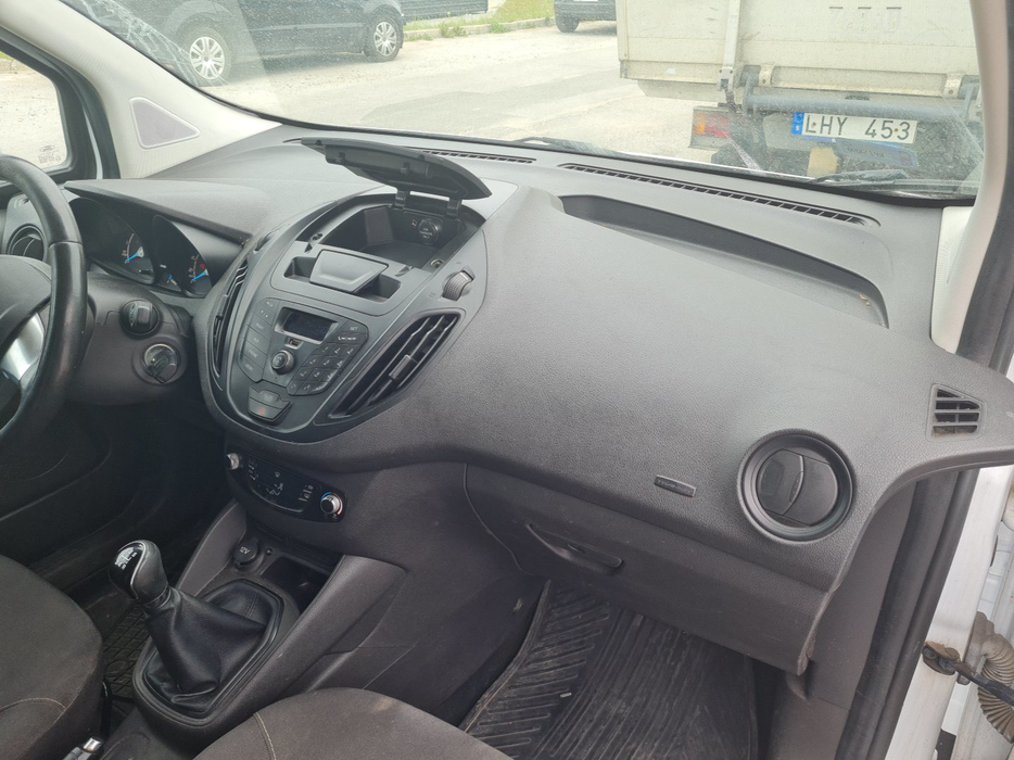 Zdjęcie kokpitu części prawej