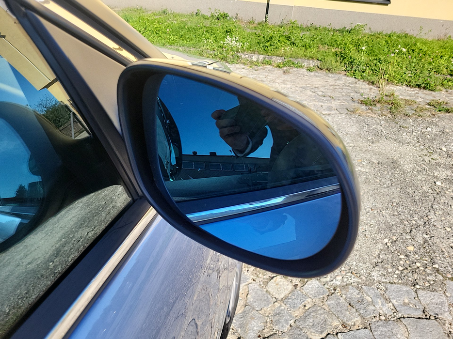 Zdjęcie zwierciadła lusterka prawego