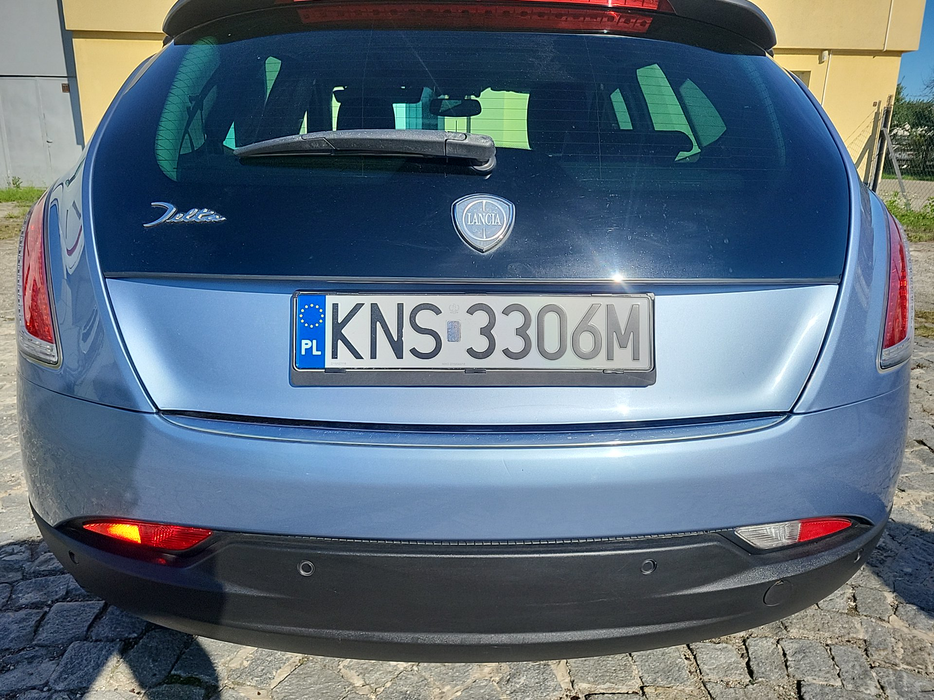 Zdjęcie pokrywy bagażnika