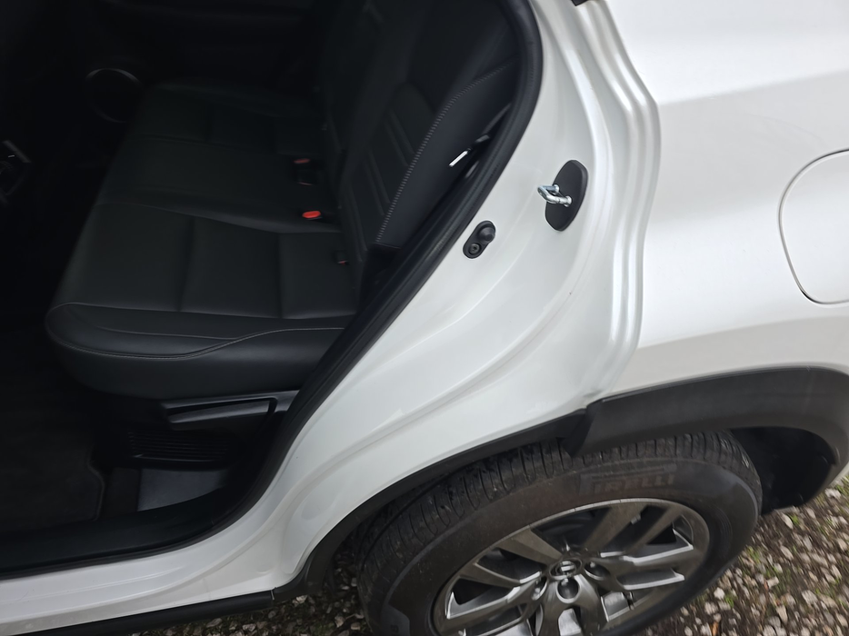 Zdjęcie słupka C lewego