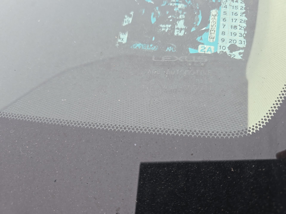 Zdjęcie szyby czołowej - zdjęcie uszkodzeń