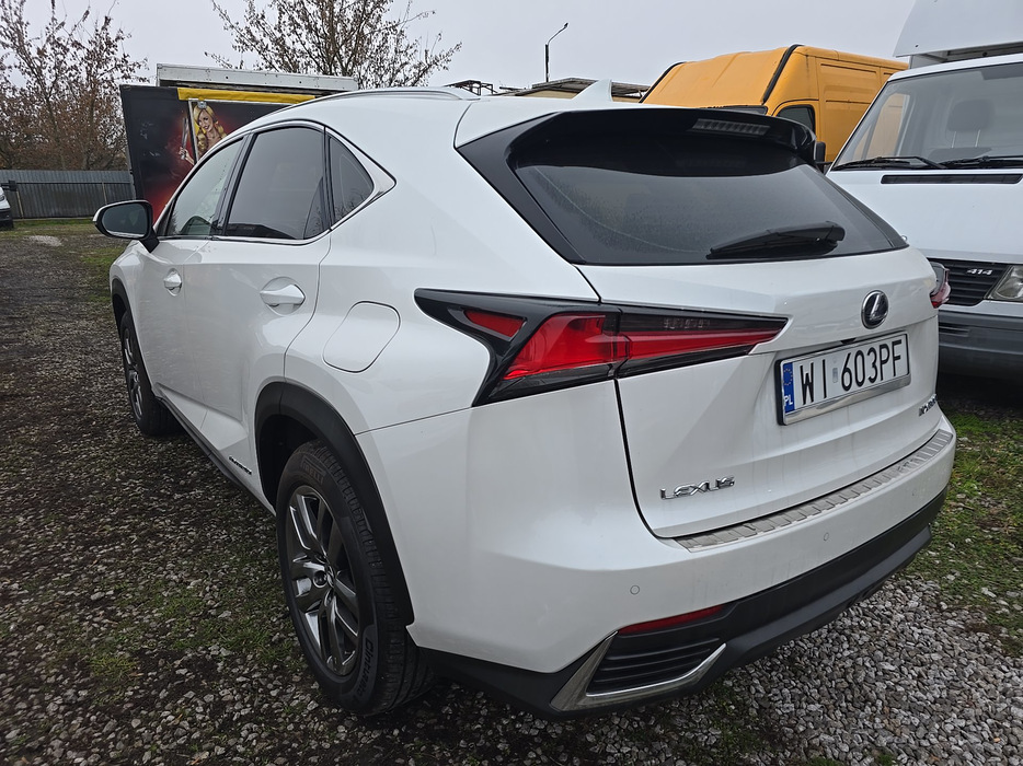 Zdjęcie po ukosie, lewy tył