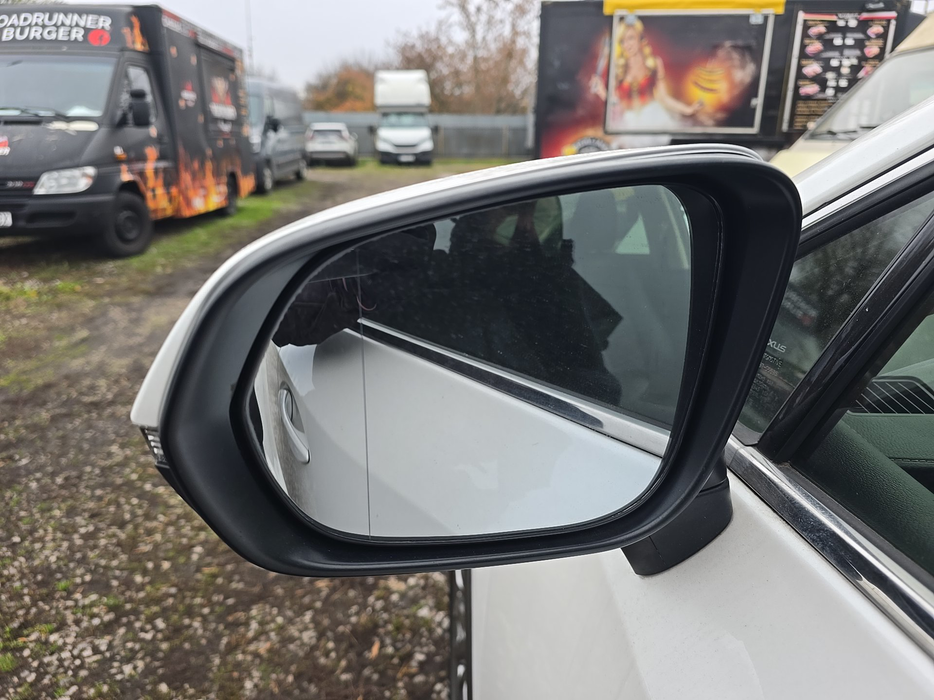 Zdjęcie zwierciadła lusterka lewego