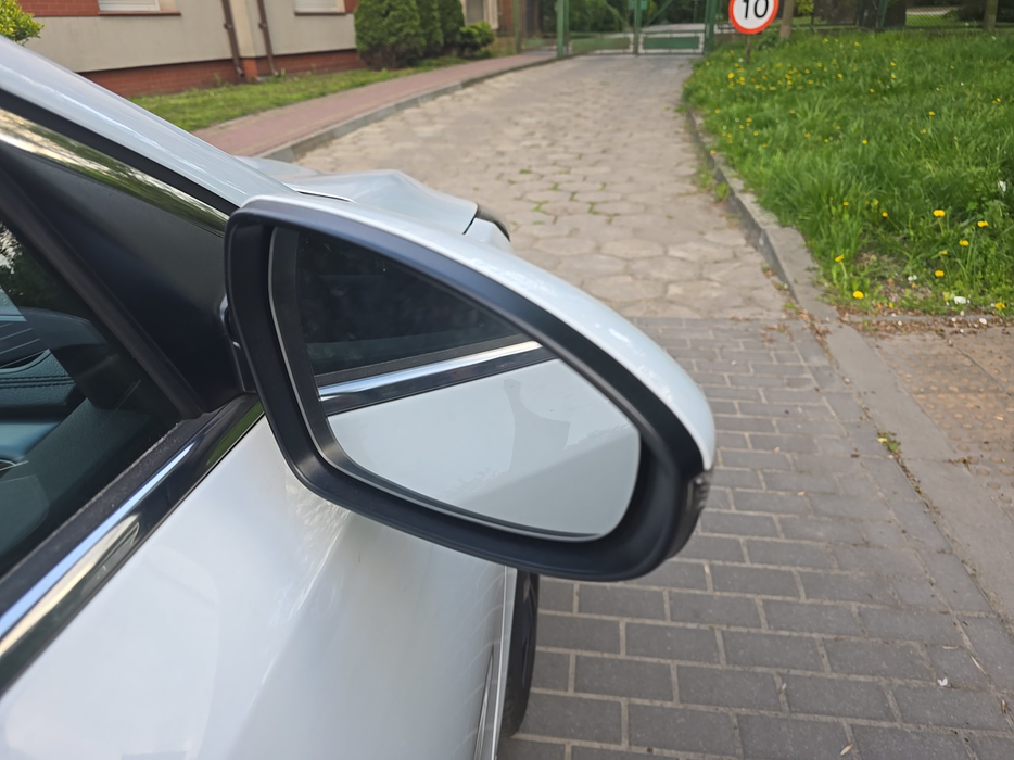 Zdjęcie zwierciadła lusterka prawego