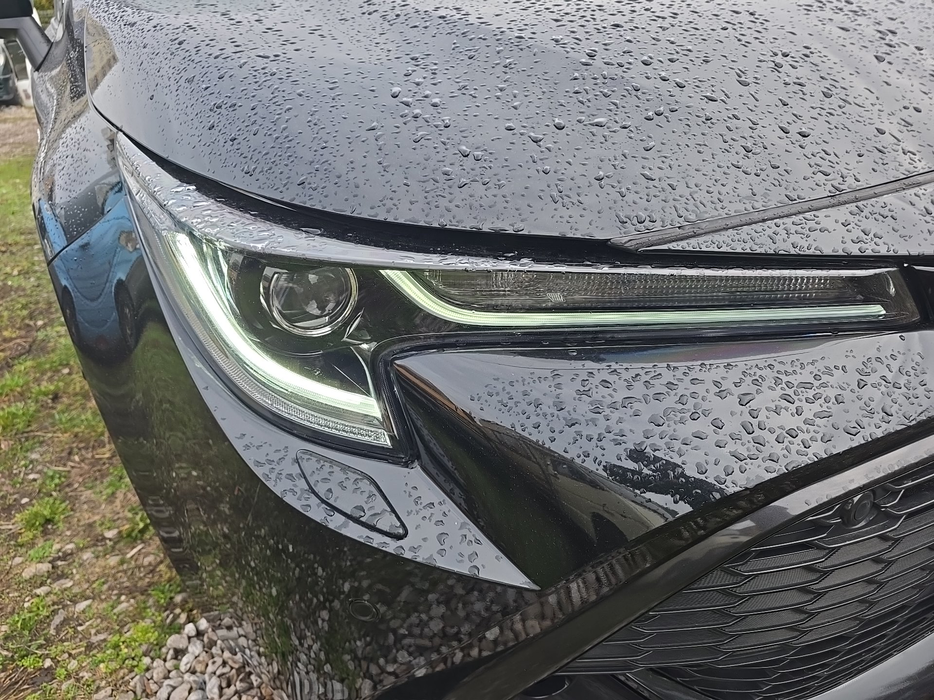 Zdjęcie oświetlenia przedniego i dolnego prawego