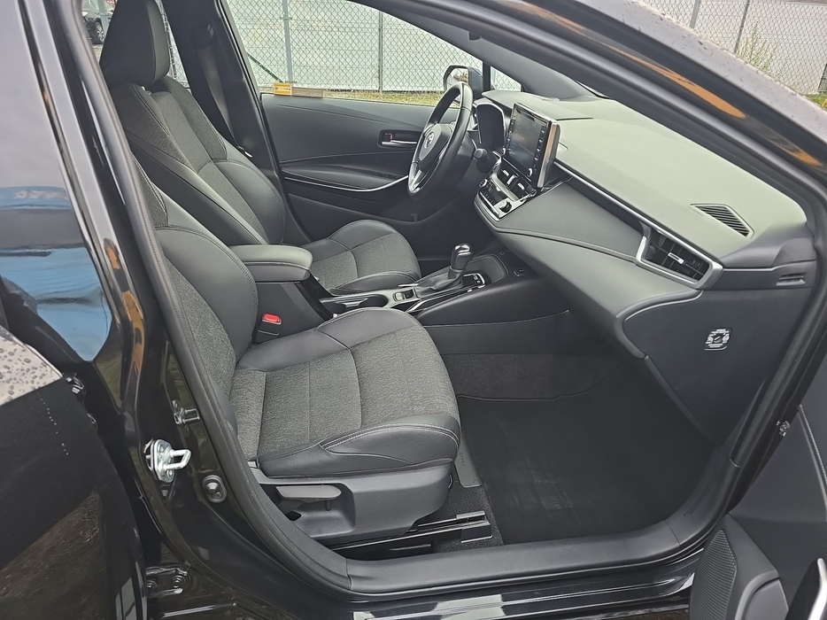 Zdjęcie wnętrza od pasażera, przód