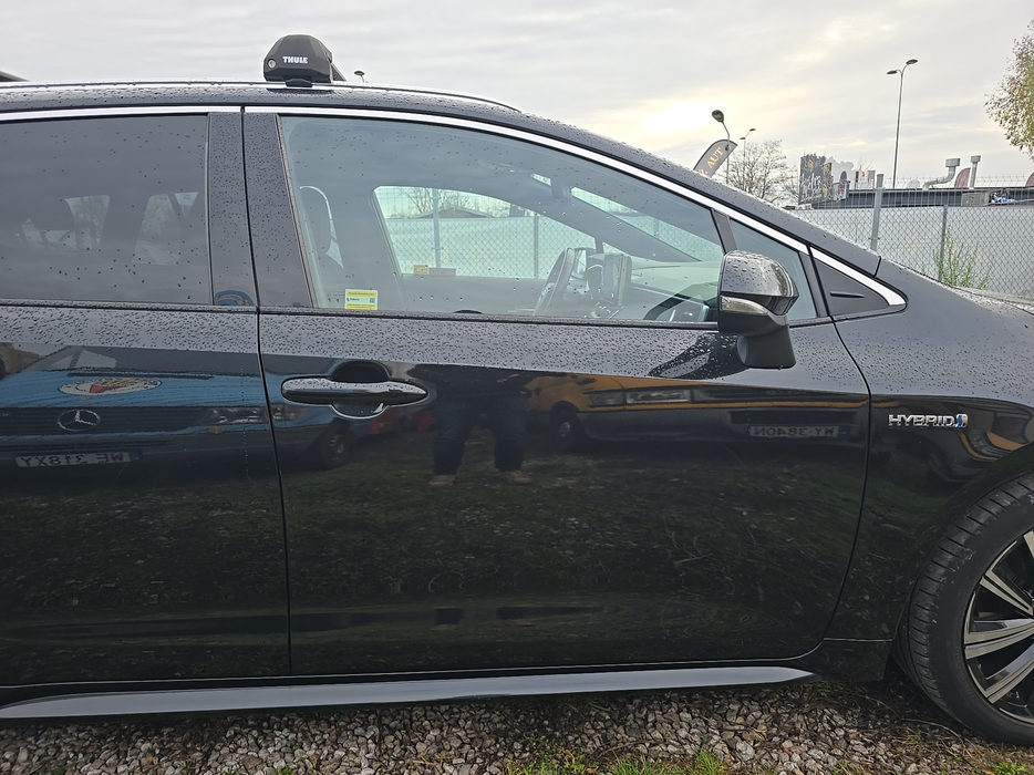 Zdjęcie drzwi przednich prawych wraz z szybą