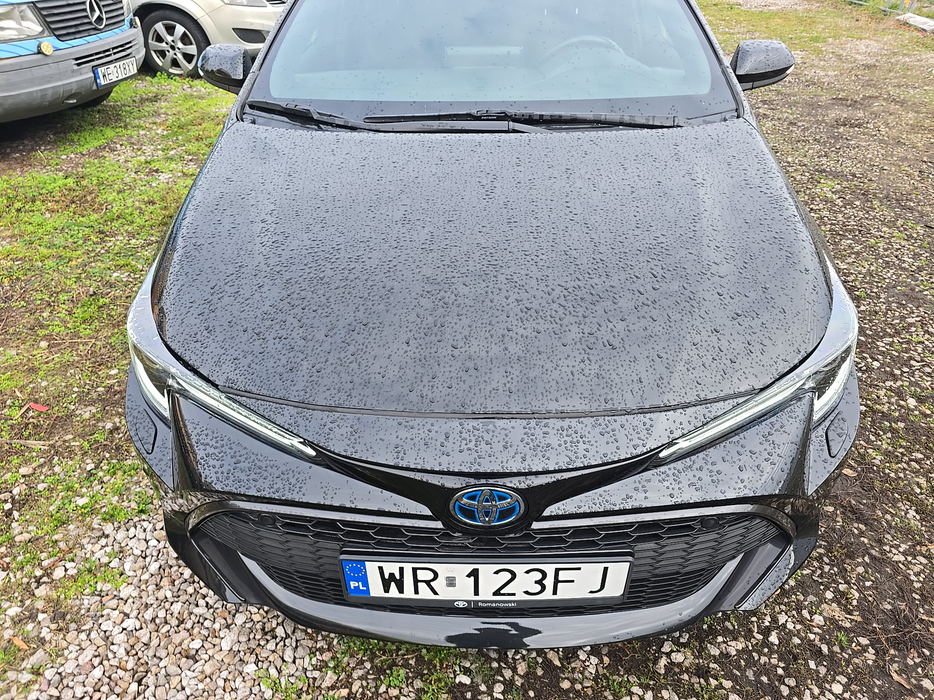 Zdjęcie pokrywy komory silnika