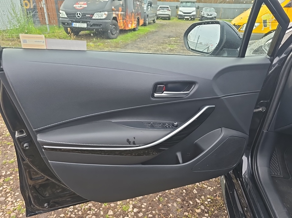 Zdjęcie tapicerki drzwi przednich lewych