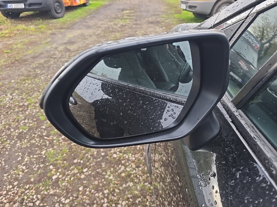 Zdjęcie zwierciadła lusterka lewego