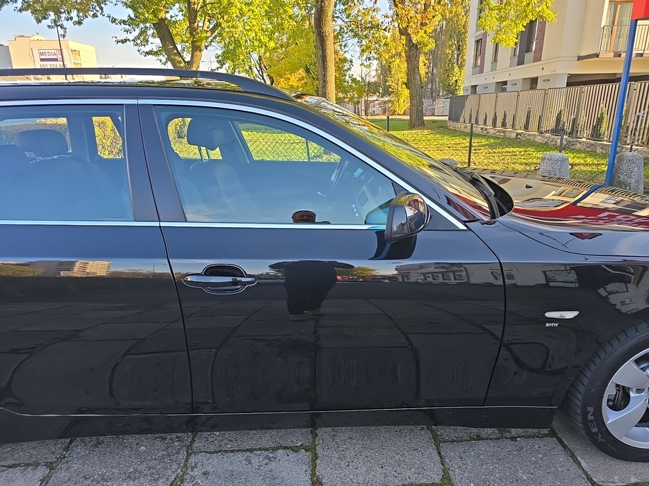 Zdjęcie drzwi przednich prawych wraz z szybą