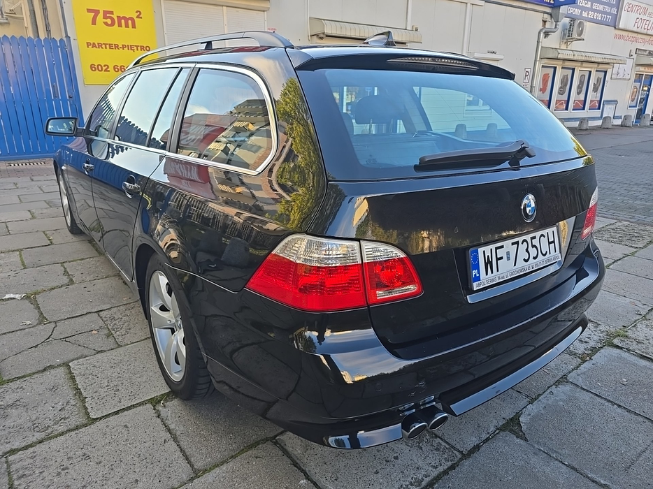 Zdjęcie po ukosie, lewy tył