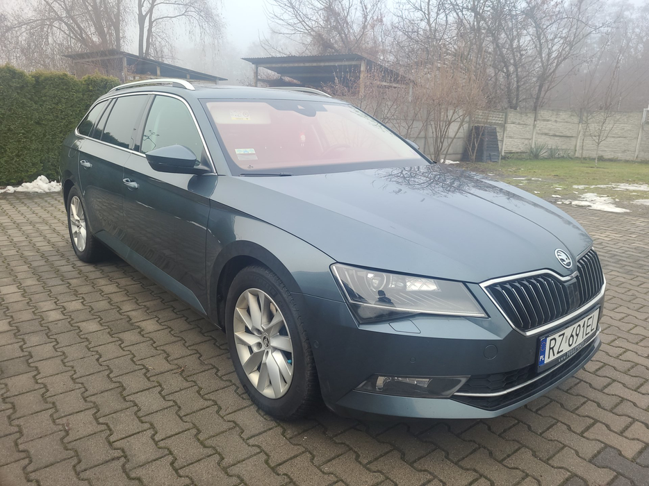 Zdjęcie po ukosie, prawy przód