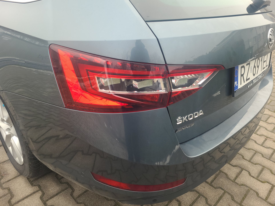 Zdjęcie oświetlenia tylnego lewego