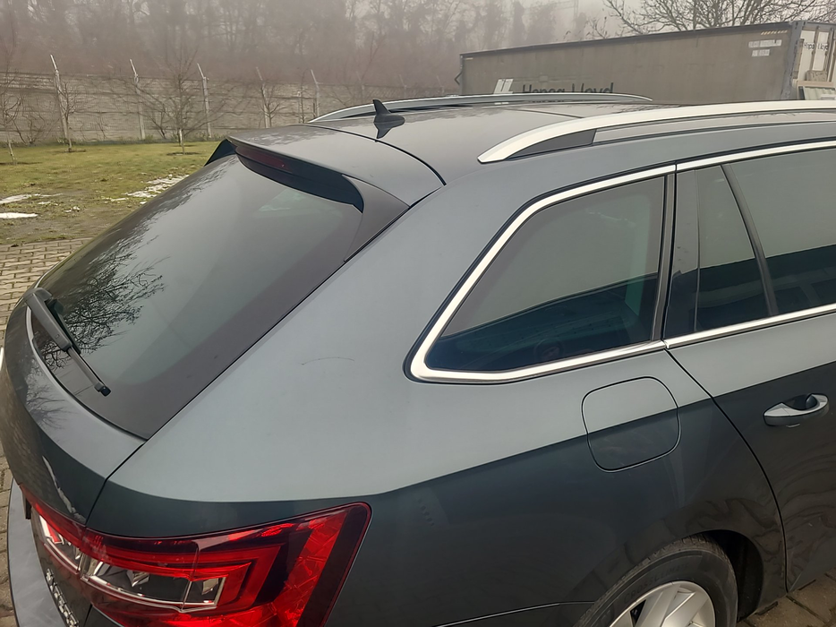 Zdjęcie słupka C prawego