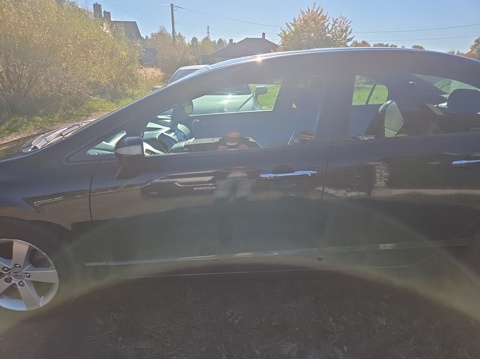 Zdjęcie drzwi przednich lewych wraz z szybą