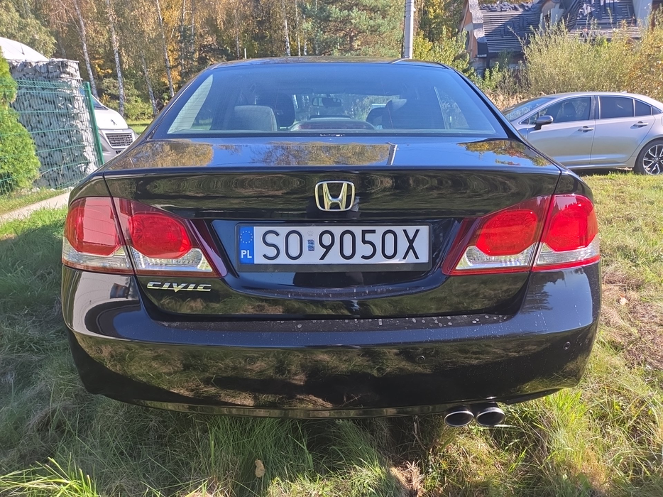Zdjęcie pokrywy bagażnika