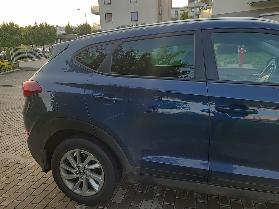 Zdjęcie drzwi tylnych prawych wraz z szybą