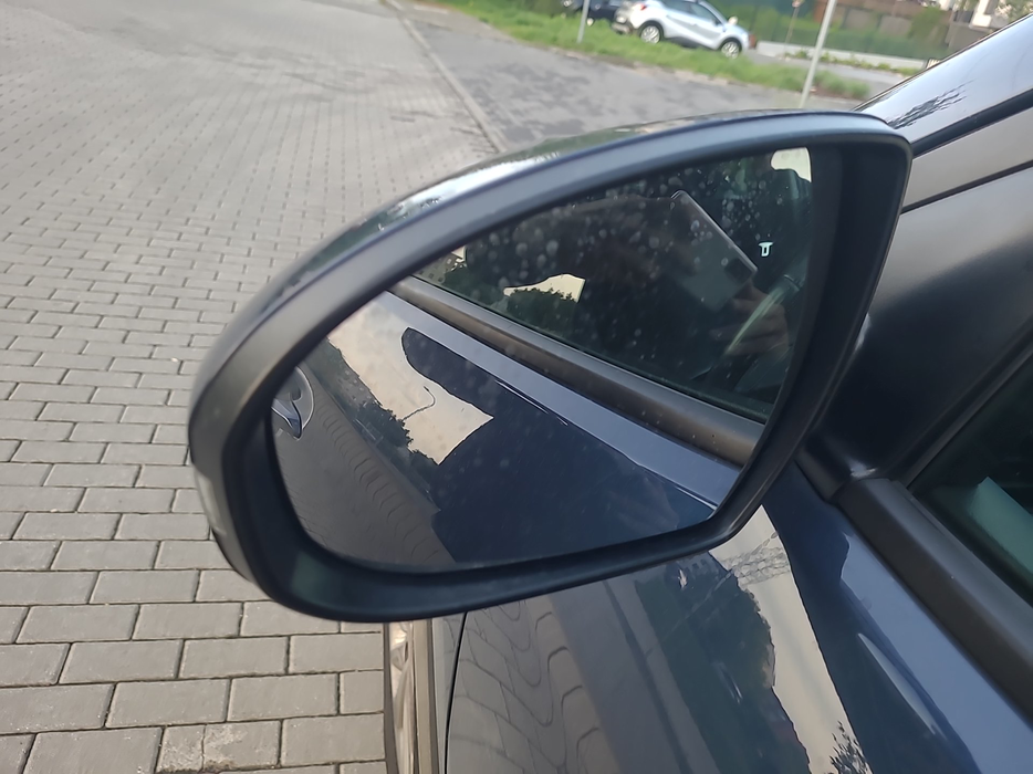Zdjęcie zwierciadła lusterka lewego