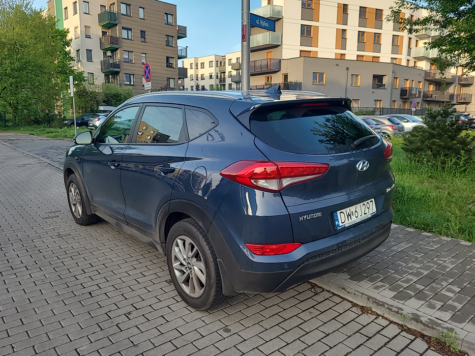 Zdjęcie po ukosie, lewy tył