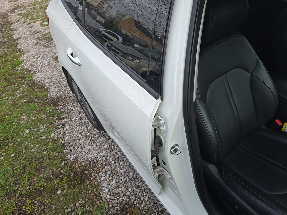 Zdjęcie słupka B prawego