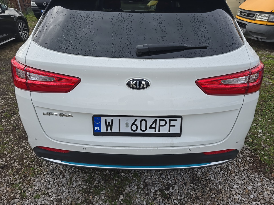 Zdjęcie pokrywy bagażnika