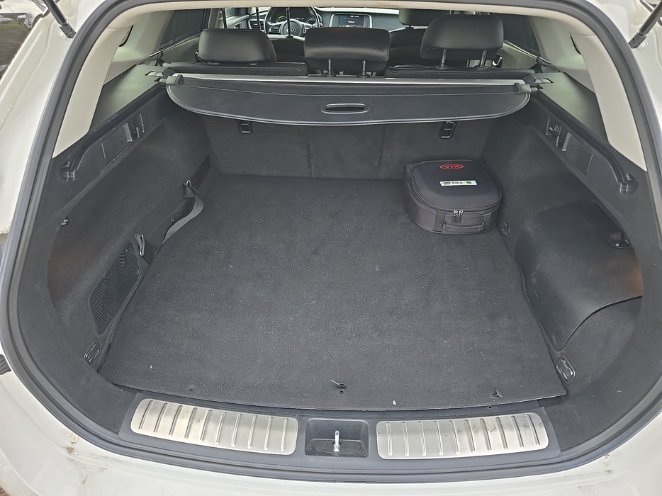 Zdjęcie przestrzeni bagażowej