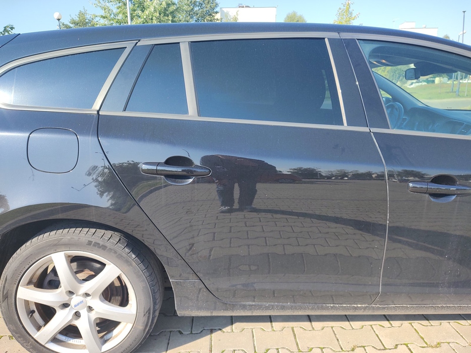 Zdjęcie drzwi tylnych prawych wraz z szybą