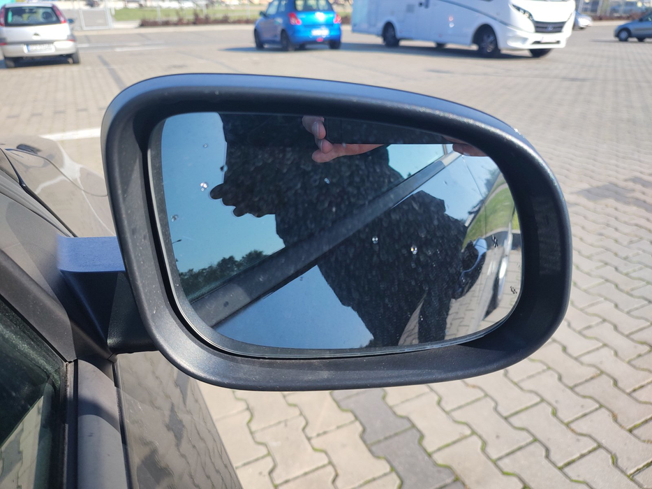 Zdjęcie zwierciadła lusterka prawego