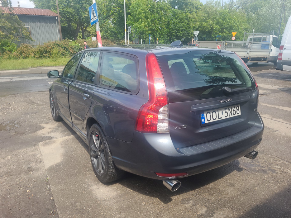 Zdjęcie po ukosie, lewy tył