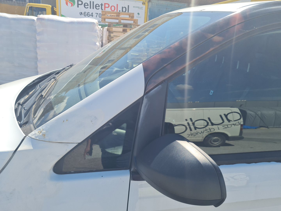 Zdjęcie słupka A lewego